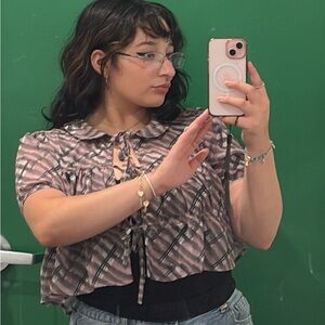 Meet your Posher, Annissa